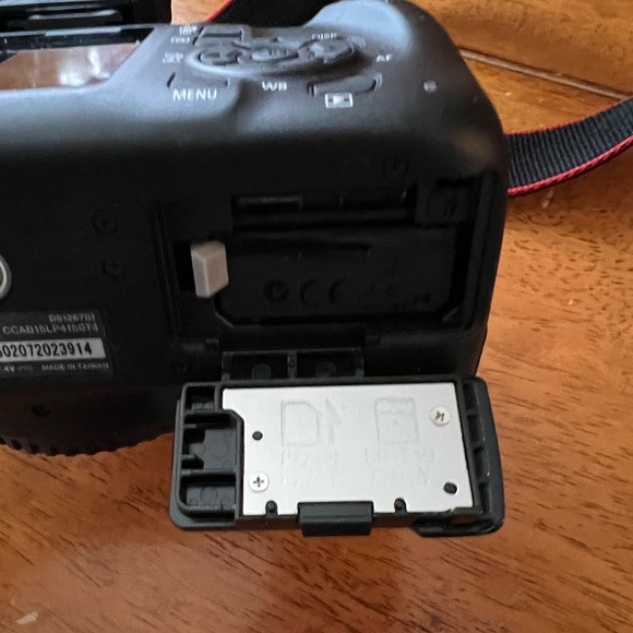 cannon digital camera Rebel Td 100 EOS 3000 - Main Image